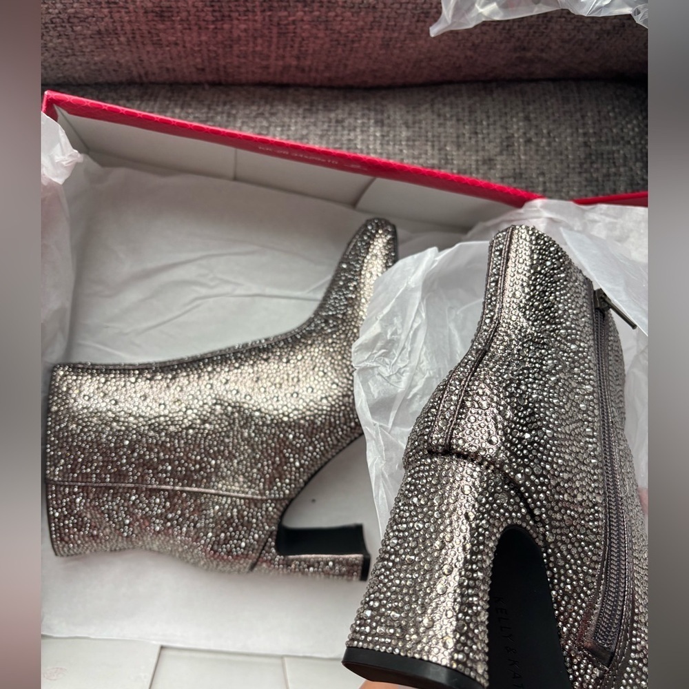 Brand New Kelly & Katie Sparkle Booties - Size 8.5, Original Box - Picture 12 of 13
